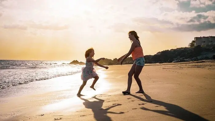 Rota Nanny: What It Is, Pay, Patterns & What to Ask First
